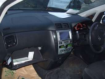 2004 Toyota Ipsum Pictures