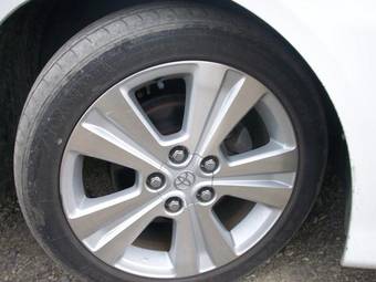 2004 Toyota Ipsum Pictures