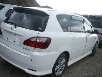 2004 Toyota Ipsum Pictures