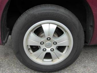 2004 Toyota Ipsum Pictures