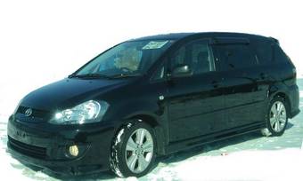 2004 Toyota Ipsum Pictures