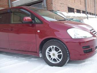 2004 Toyota Ipsum Photos