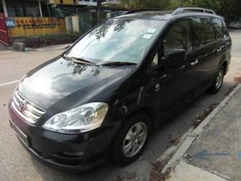 2004 Toyota Ipsum Images