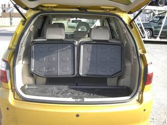 2004 Toyota Ipsum Images