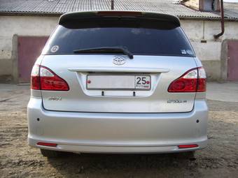 2004 Toyota Ipsum Pics