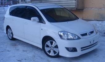 2004 Toyota Ipsum Photos