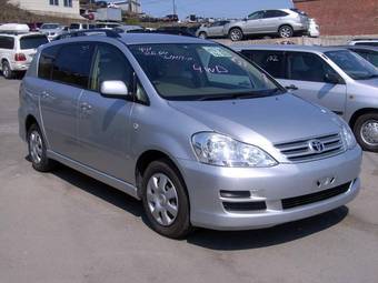 2004 Toyota Ipsum Pics
