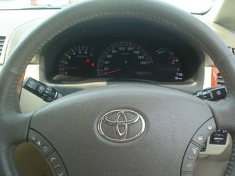2004 Toyota Ipsum Photos