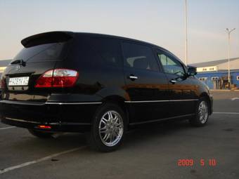 2004 Toyota Ipsum Pictures