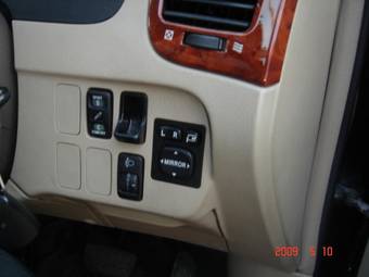 2004 Toyota Ipsum Photos