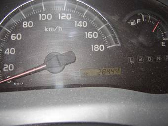 2004 Toyota Ipsum Pictures