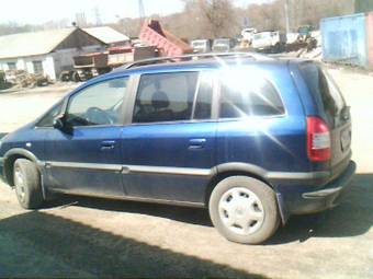 2004 Toyota Ipsum Photos