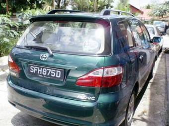 2004 Toyota Ipsum Images
