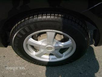 2004 Toyota Ipsum Pictures