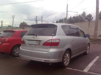 2004 Toyota Ipsum Pictures
