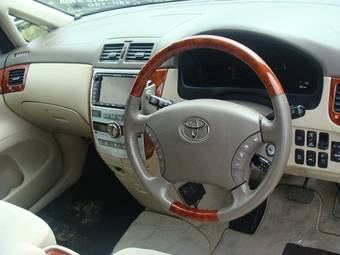 2004 Toyota Ipsum Photos