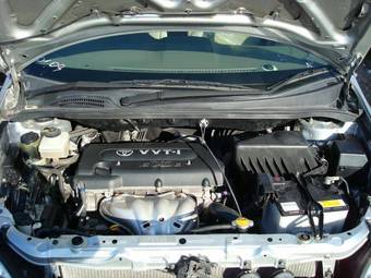 2004 Toyota Ipsum Photos