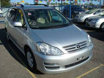 2004 Toyota Ipsum Pictures