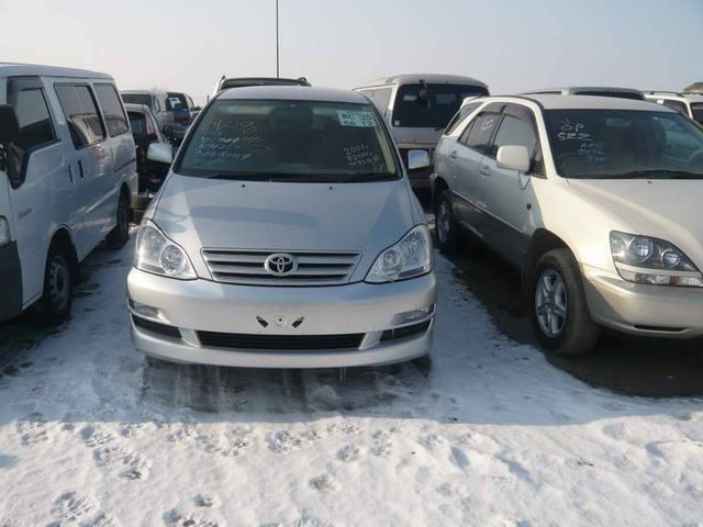 2005 Toyota Ipsum