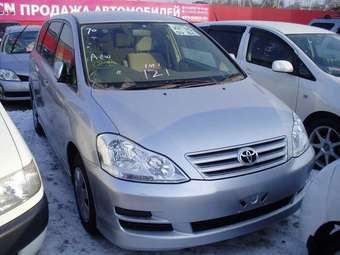 2005 Toyota Ipsum