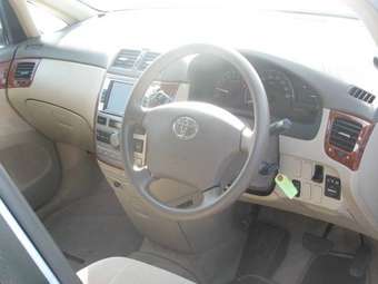 2005 Toyota Ipsum Pictures