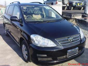 2005 Toyota Ipsum Pictures