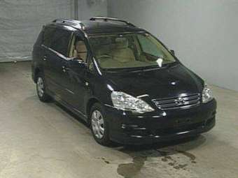 2005 Toyota Ipsum Photos
