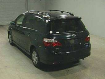 2005 Toyota Ipsum Pictures