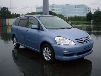 2005 Toyota Ipsum Pictures