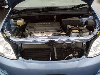 2005 Toyota Ipsum Photos