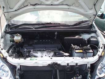 2005 Toyota Ipsum Pictures