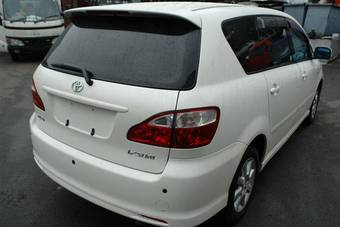 2005 Toyota Ipsum Pics