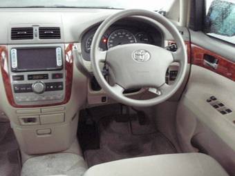 2005 Toyota Ipsum Photos