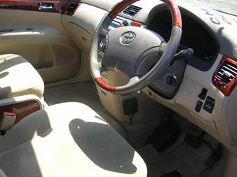 2005 Toyota Ipsum Pictures