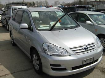 2005 Toyota Ipsum Photos