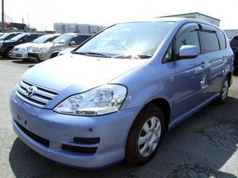 2005 Toyota Ipsum Pictures