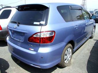 2005 Toyota Ipsum Images