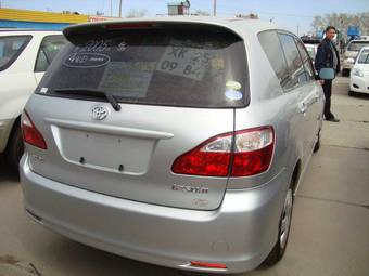 2005 Toyota Ipsum Pictures