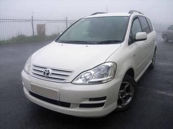 2005 Toyota Ipsum Pictures