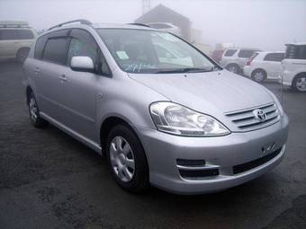 2005 Toyota Ipsum Pictures