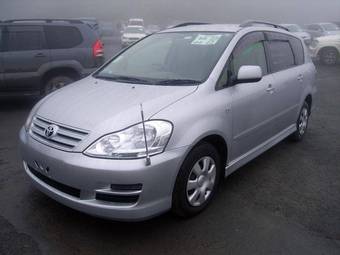 2005 Toyota Ipsum Pictures