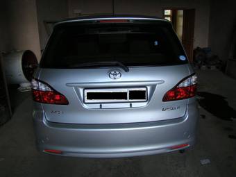 2005 Toyota Ipsum Photos