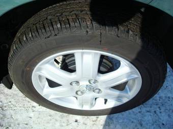 2008 Toyota iQ Pictures