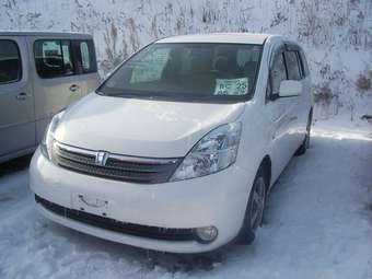2004 Toyota Isis For Sale