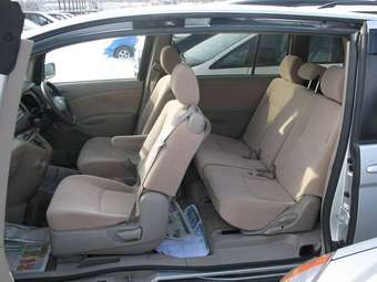 2004 Toyota Isis For Sale