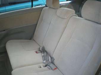 2004 Toyota Isis For Sale