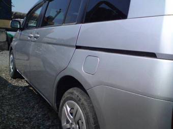 2004 Toyota Isis For Sale