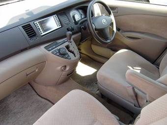 2004 Toyota Isis For Sale