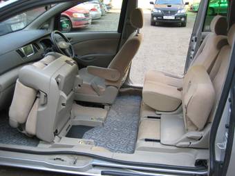 2004 Toyota Isis For Sale