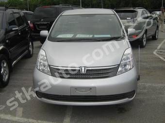 2004 Toyota Isis For Sale